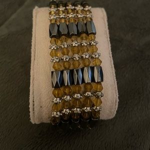 Yellow and black magnetic beaded bracelet